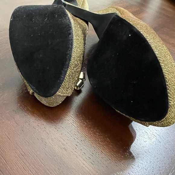 Lasonia women’s size 7 gold sparkle with metal Bow at front  high heels shoes - Picture 4 of 6